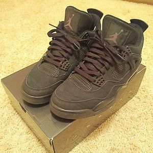 Jordan 4 black cat